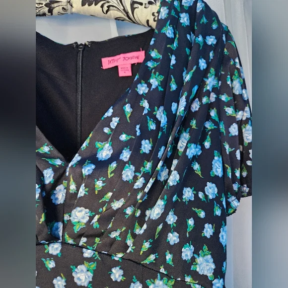 Betsy Johnston Vintage Style Floral Dress - Picture 5 of 10